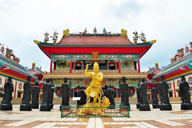 Selfie City & Temple Tours of Pattaya by Songthaew (Local Taxi of Pattaya) - A Guide to Songthaew Tours