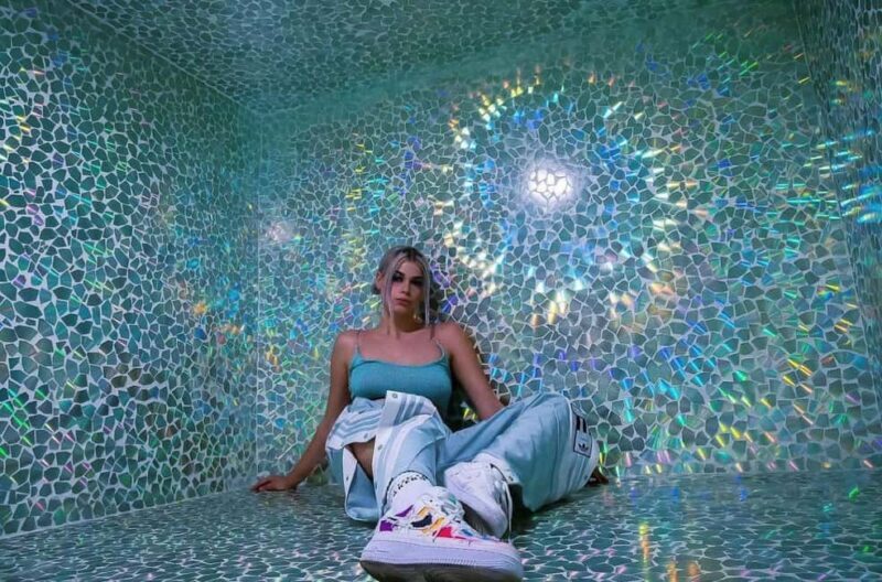 Selfie Museum Budapest Entry Ticket - Good To Know