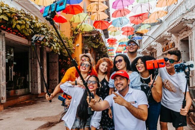 Selfie Tour in Getsemani - Experience Highlights