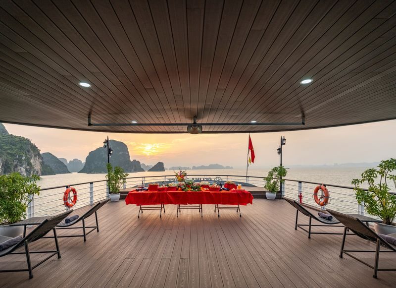 Selina Day Cruise: Ha Long Bay with Sung Sot & Ti Top - What the price covers, and what it does not