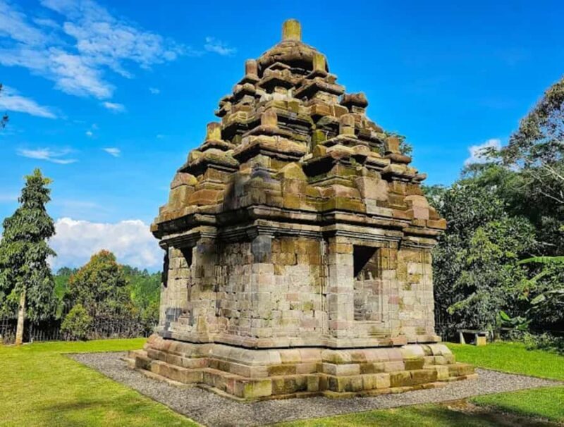 Selogriyo Temple Adventure:Rice Field Trek&Elo River Rafting - An In-Depth Look at the Tour Components