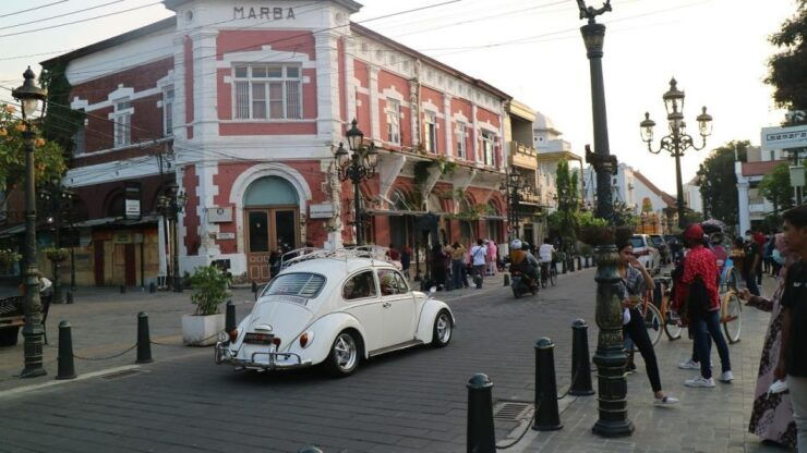 Semarang: Dive Into City's Charms With a Personal Guide - Why Choose a Personal Guide?