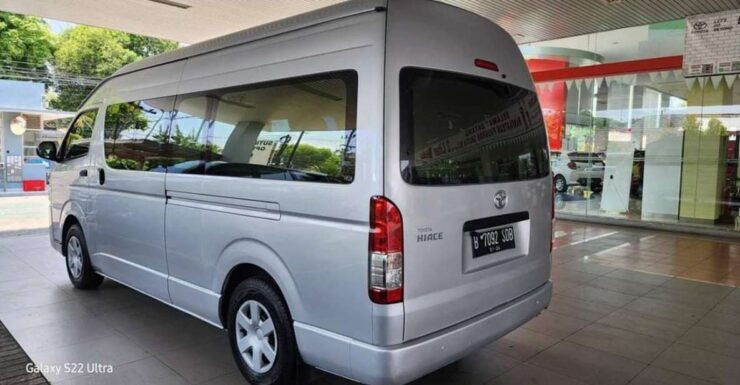 Semarang : Private Car Charter With Driver in Group by Van - Booking Details and Flexibility
