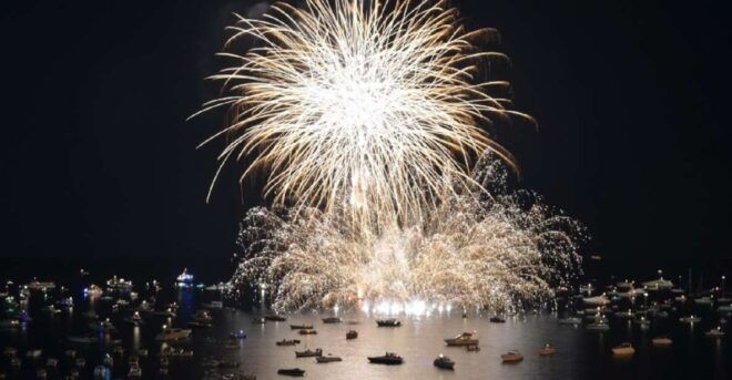 Semi Private Boat Sorrento Firework Show - Key Features