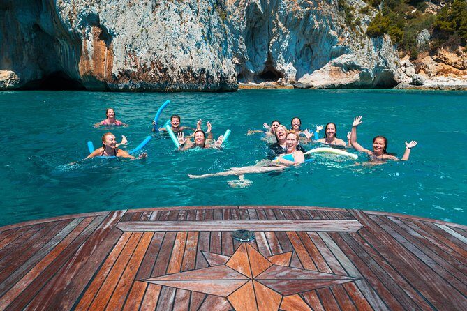 Semi-Private Capri Boat Tour with Snorkeling & Island Visit - Discovering the Experience: A Closer Look