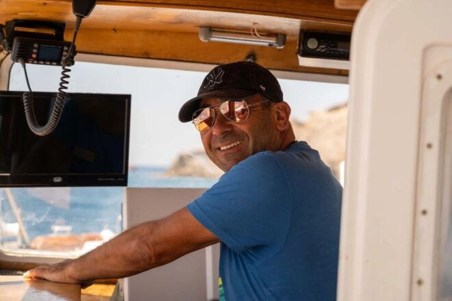 Semi Private Cruise – Morning Cruise Pollonia Polyaigos - Languages and Group Size