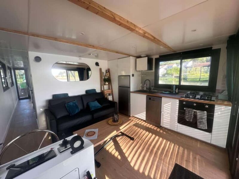 Semi Private Solar Boat Cruise in Champagne - FAQ