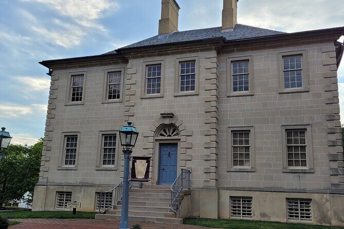 Semi-Private Walking Tour in Old Town Alexandria & Carlyle House - Good To Know