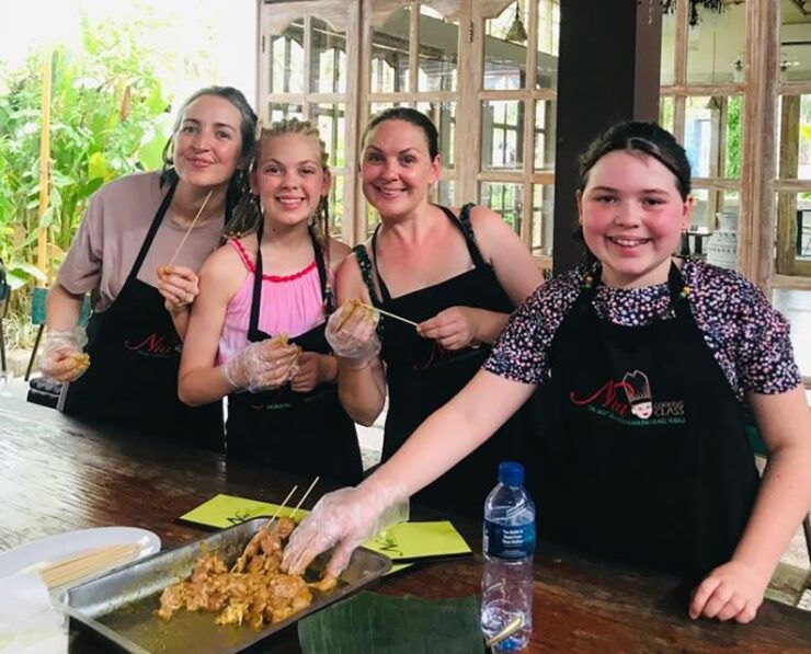Seminyak: Balinese Cooking Class & Market Tour - Cooking Class Experience