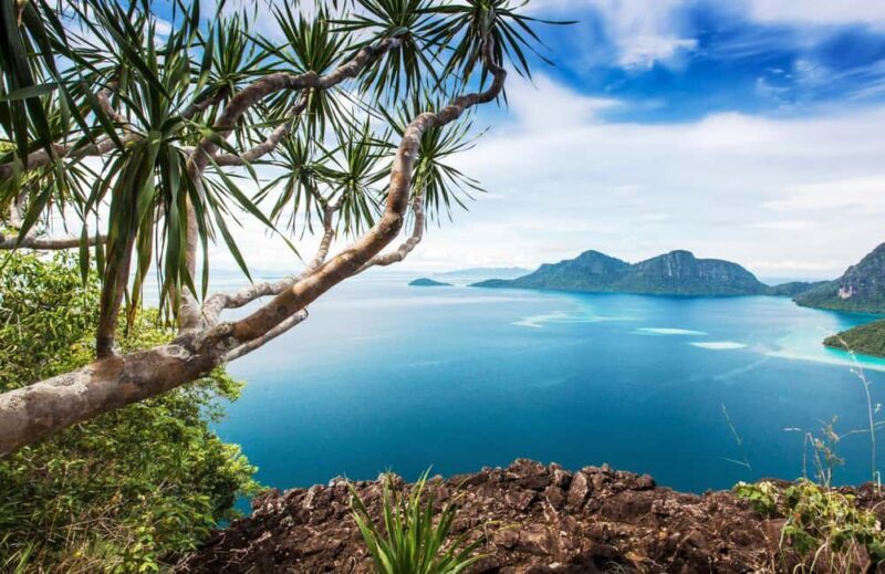 Semporna: 3-Day Volcanic Peaks, Reefs, and Sea Gypsies Tour - Day 1: Volcanic Peaks and Marine Exploration