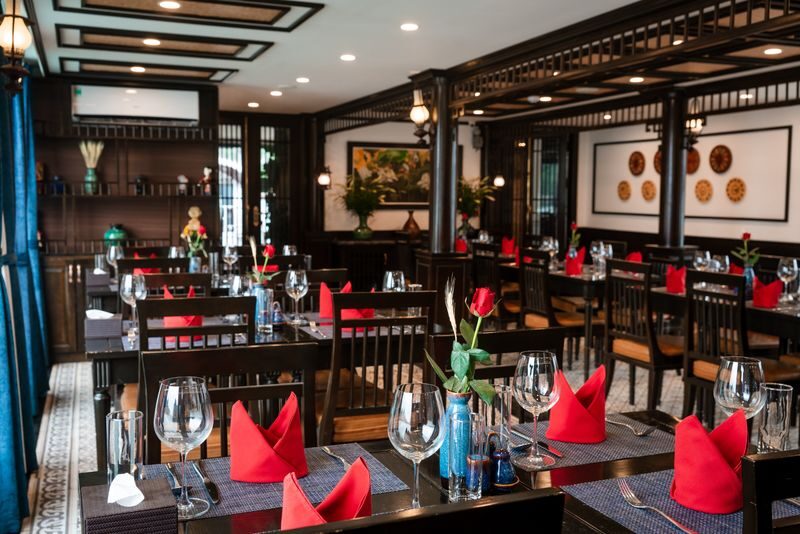 Sena 2D1N Cruise: Ha Long Bay & Lan Ha Bay - Food, service, and what the onboard rhythm feels like