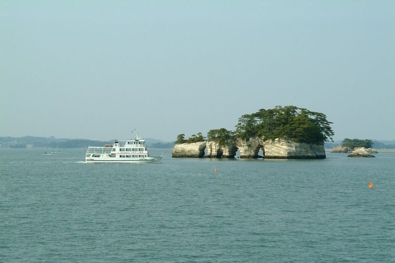 Sendai Three Scenic Views: Matsushima Bay Sightseeing Experience - Matsushima Bay makes more sense from the water