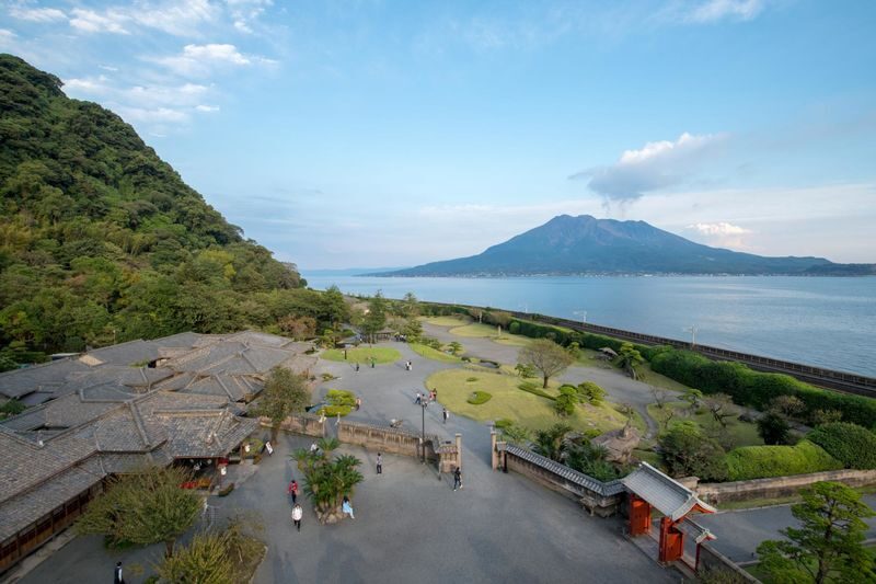 Sengan-en Special Tour in Kagoshima, Kyushu - A Shimadzu home with a view of Sakurajima