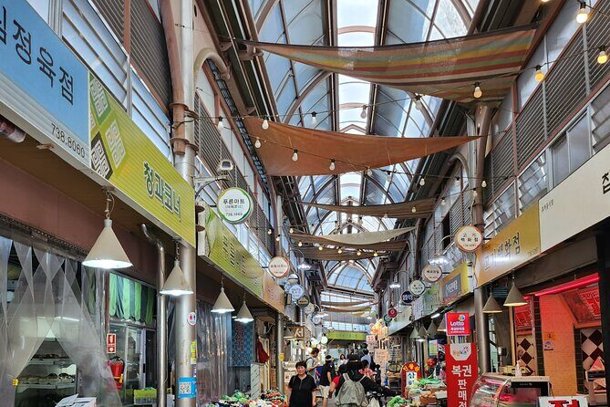 Seochon Hanok Village With Tong-In Market Food Tour - Exploring a Traditional Space at 12-11