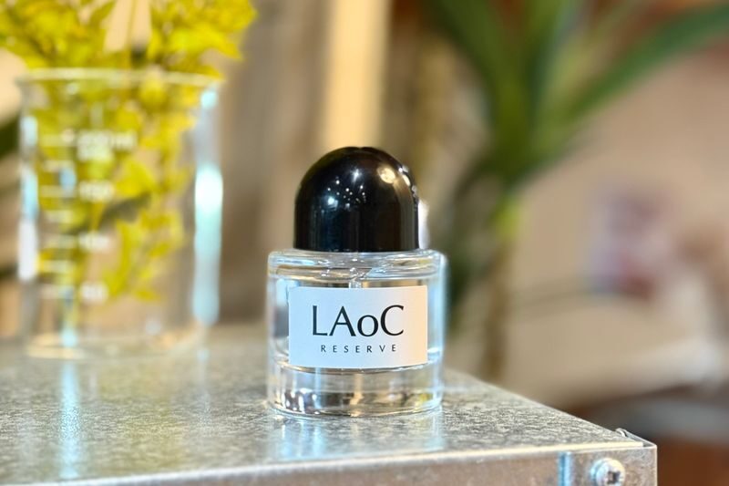 Seongsu: LAoC: Create Your Own Perfume in a Warm, Nostalgic Studio - Testing 36 ingredients, one scent at a time
