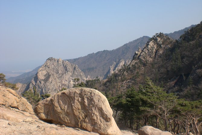 Seoraksan National Park, Temple, Fortress Day Tour From Seoul - Minimum Number of Travelers Requirement