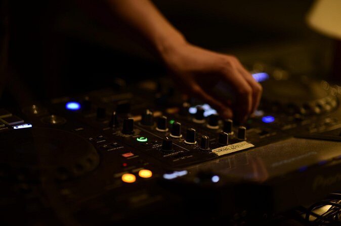 Seoul: Apgujeong Premium Pub Crawl with VIP Bottle Service - FAQs