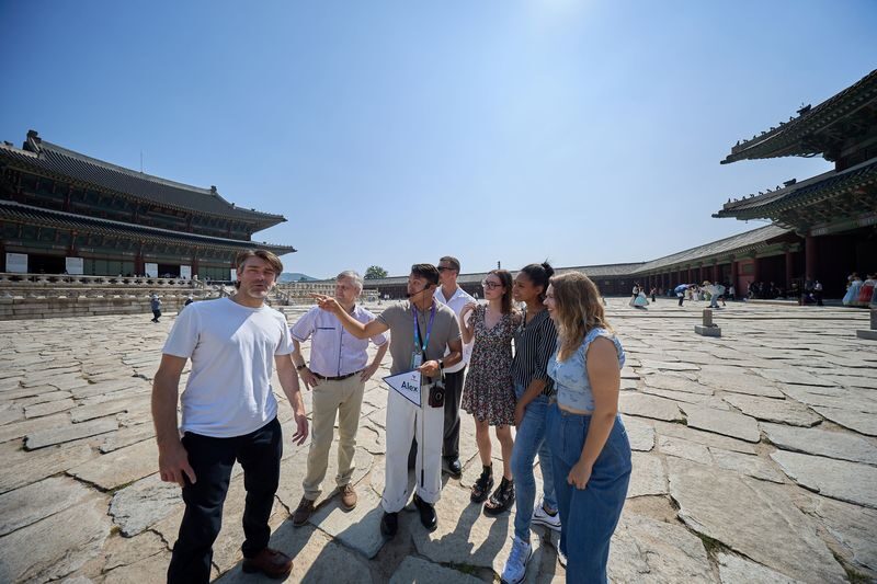 Seoul Bukchon Hanok & Gwangjang Market Half-Day Guided Tour - Plan for walking, weather and a brisk timetable