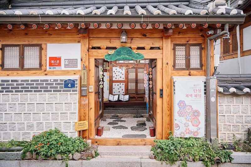 Seoul: Bukchon Pedicab Tour & Dancheong Experience - Good To Know