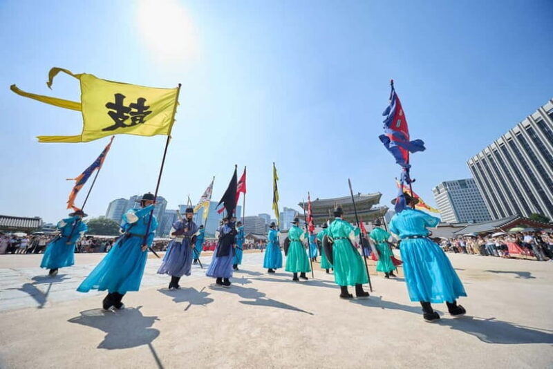 Seoul: Bukchon Village, Gyeongbokgung, Gwangjang Market - Good To Know