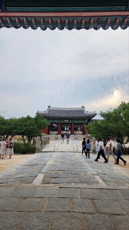 Seoul Changgyeonggung Palace Half-Day Historical Tour - Hwangyeongjeon, Gyeongchunjeon and the human stories