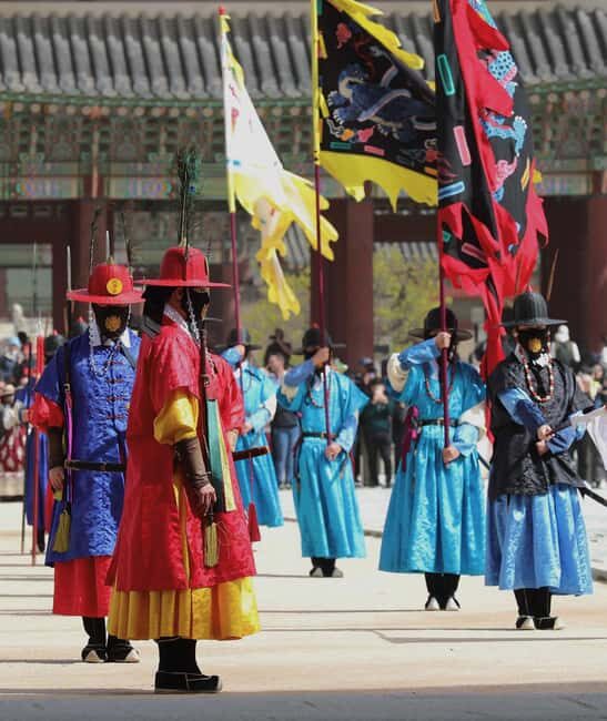 Seoul Day Tour: Gyeongbok Palace, Bukchon, Gwangjang Market - Good To Know