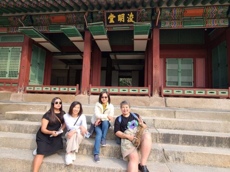 Seoul: Deoksugung Palace Heritage Walking Tour - Deoksugung Palace: A Mix of Korean and Western Elements