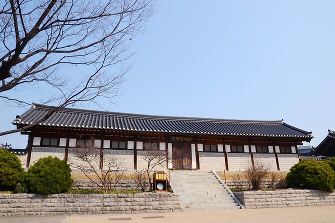 Seoul Full Day Private Tour Gyeongbokgung Palace, Insadong & More - Price and Group Size