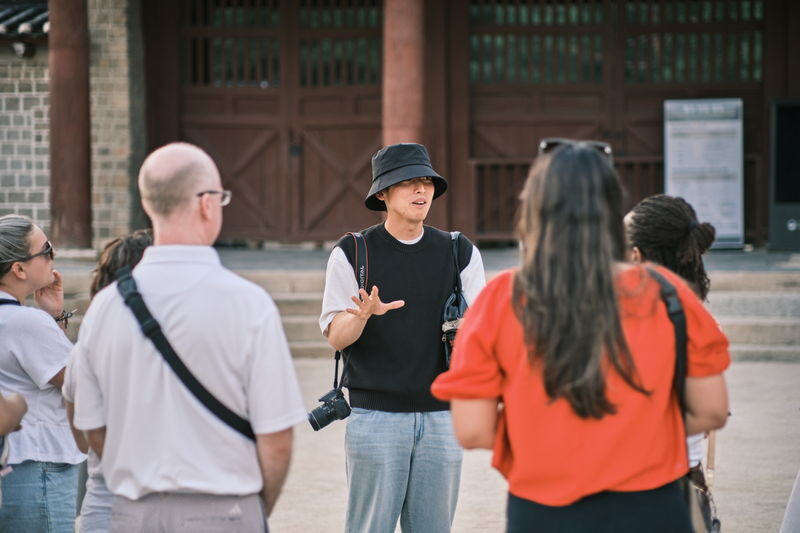 Seoul Golden Hour Photography Tour with Historian Guide - Jongmyo Shrine and stories tied to place