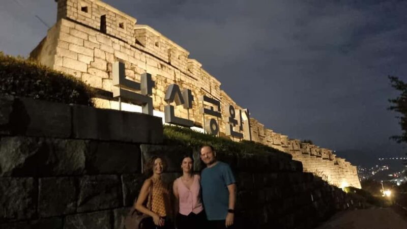 Seoul: Gwangjang Market, Naksan Park, Hidden Gems Night Tour - Exploring Seoul at Night: Gwangjang Market, Naksan Park, and Hidden Gems Tour — A Complete Review