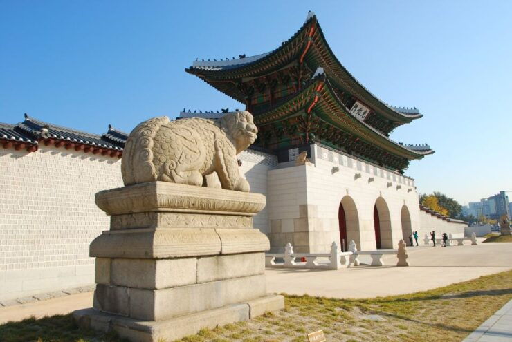 Seoul: Gyeongbok Palace, Bukchon Village, and Gwangjang - Gyeongbok Palace: A Majestic Cultural Landmark