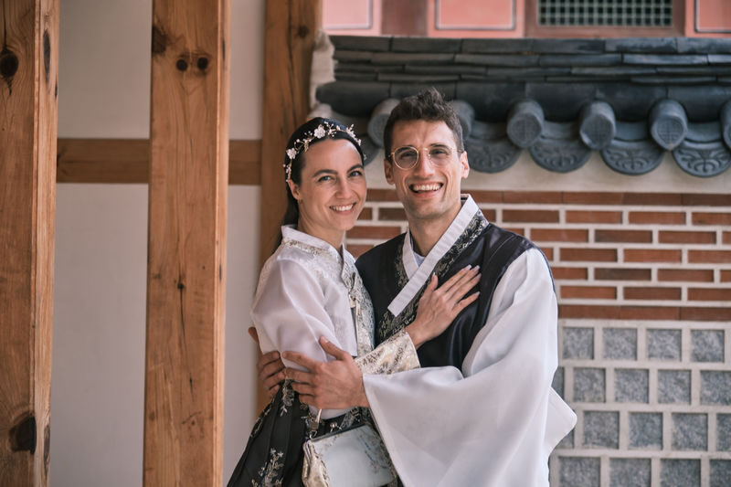 Seoul Gyeongbokgung Hanbok Photoshoot & Korean History Tour - Should you book the hanbok palace tour?