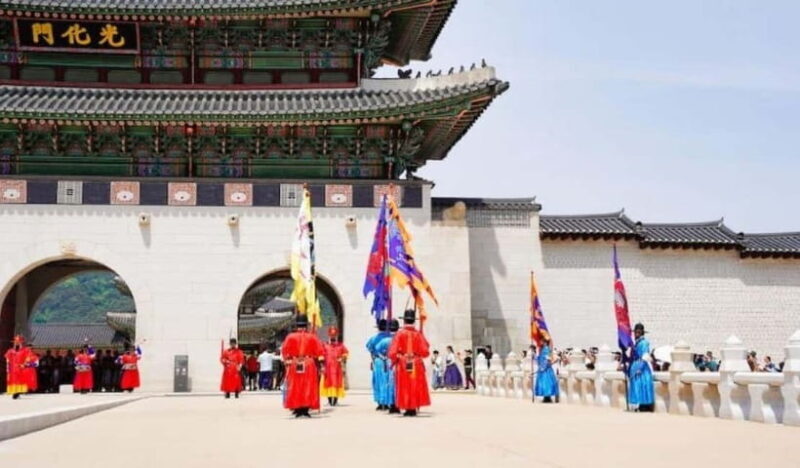 Seoul: Gyeongbokgung, Lotte Tower & Gangnam Trendy Day Tour - Exploring Seoul in a Day: Gyeongbokgung, Lotte Tower & Gangnam Trendy Day Tour