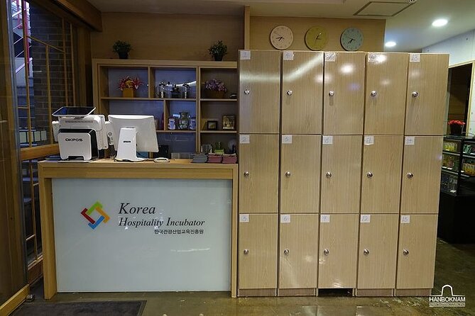 [Seoul] Gyeongbokgung Palace Hanbok Rental Experience Hanboknam - Common Questions