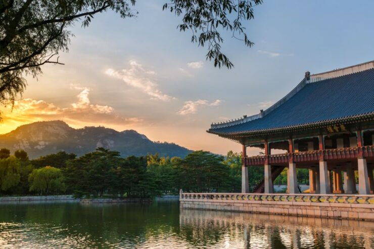 Seoul: Gyeongbokgung Palace History Walking Tour - Tour Highlights