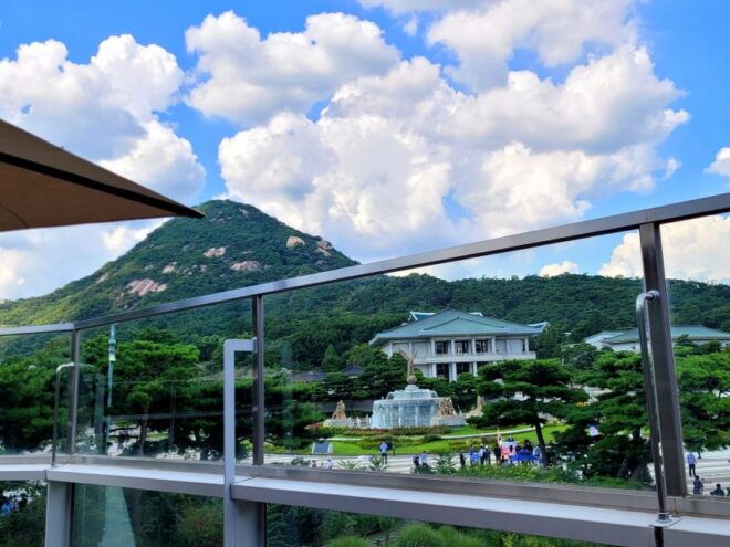 Seoul: Gyeongbokgung Palace, Jogyesa Temple, and Cheongwadae - Not Suitable For