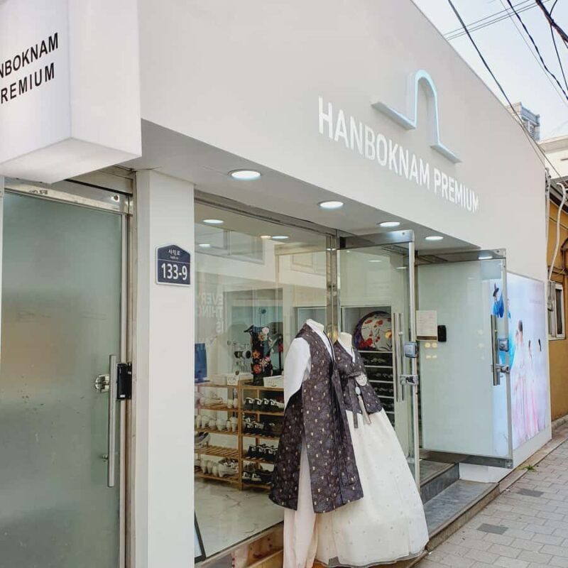 Seoul: Gyeongbokgung Premium Hanbok Experience at Hanboknam - FAQ