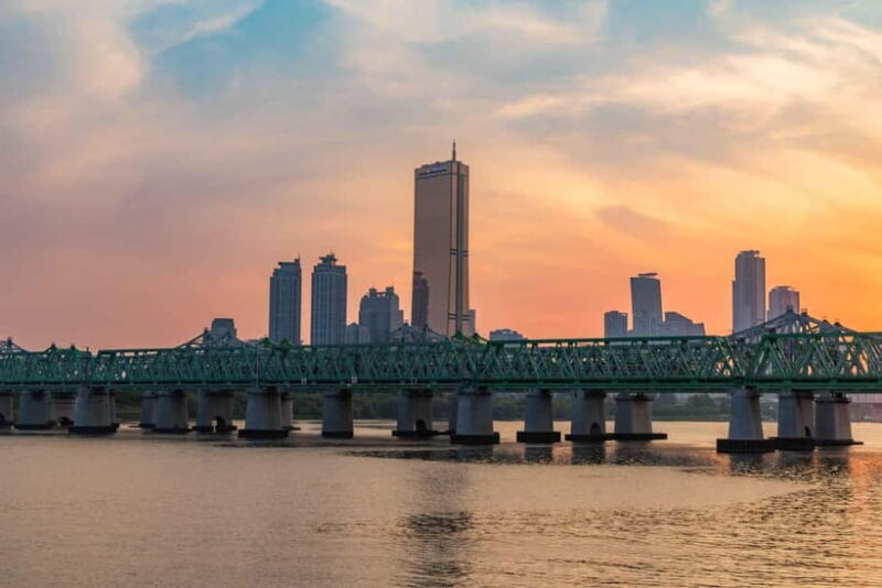 Seoul: Han River Sunset Bike Tour with Rainbow Fountain Show - Practical Details and Tips