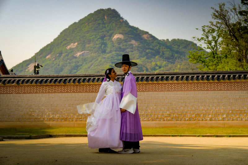 Seoul Hanbok Photo at Gyeongbokgung Palace - JHPark - Should you book the Gyeongbokgung couple shoot?