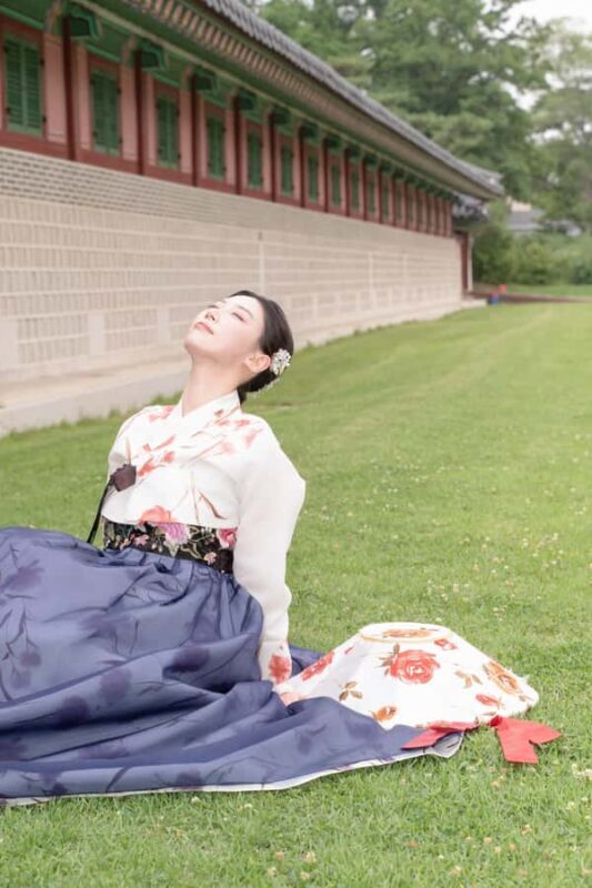 Seoul: Hanbok Photoshoot at Gyeongbokgung Palace - The Sum Up