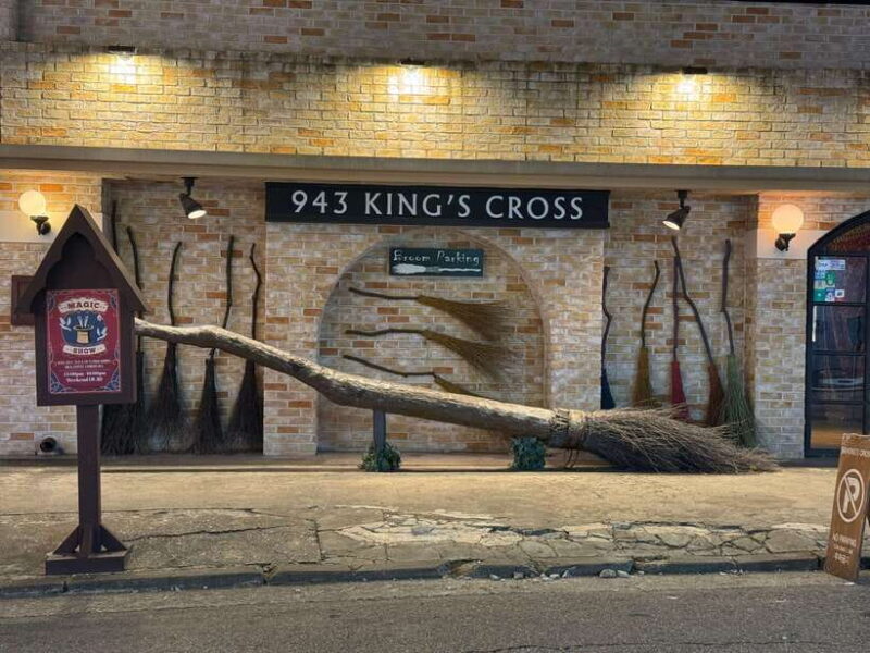 Seoul: Hongdae, Animation&Game, Theme Cafe Walking Tour - A Closer Look at the Hongdae Animation & Game Cafe Walking Tour