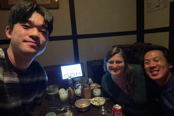 Seoul, Hongdae Food & Drinking games in traditional theme bar! - Meet Up and Initial Impressions