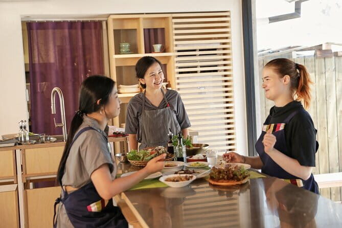 Seoul: Hongdae Premium Pubcrawl with Open Bottles - FAQ