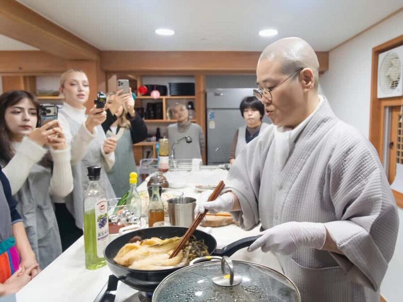 Seoul: Korean Buddhist Temple Food Cooking Class With a Monk - A Closer Look at the Experience