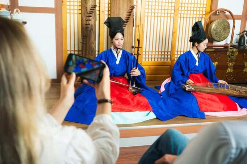 Seoul: Korean Traditional Music Performance "Jinyeon" - An Authentic Glimpse into Korea’s Musical Heritage