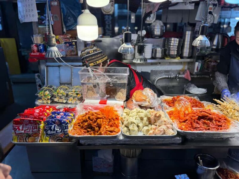 Seoul: Local Vibes, Food & Market Tour with 12+ Tastings - Why This Tour Offers Value