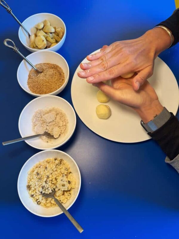 Seoul: Make Your Own Colorful Korean Rice Cakes in a Hanok - The Authentic Korean Touch