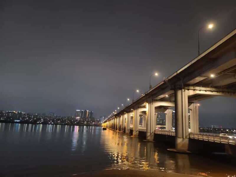 Seoul Night Views: Semi-Guided Audio Tour - Who Should Consider This Tour?