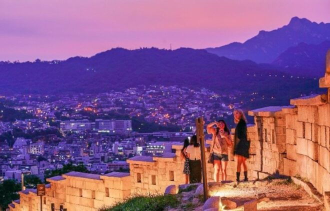 Seoul: Nighttime Tour of Palace, Market, Naksan Park & More - Full Description