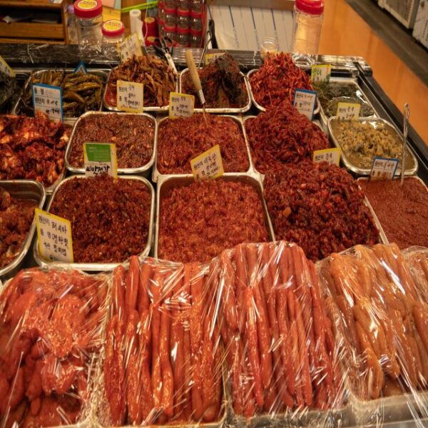 Seoul: Noryangjin Fish Market Guided Tour and Food Tasting - The Sum Up